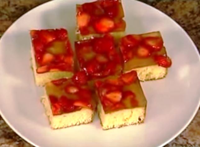Video recept: Lagani kolač sa jagodama