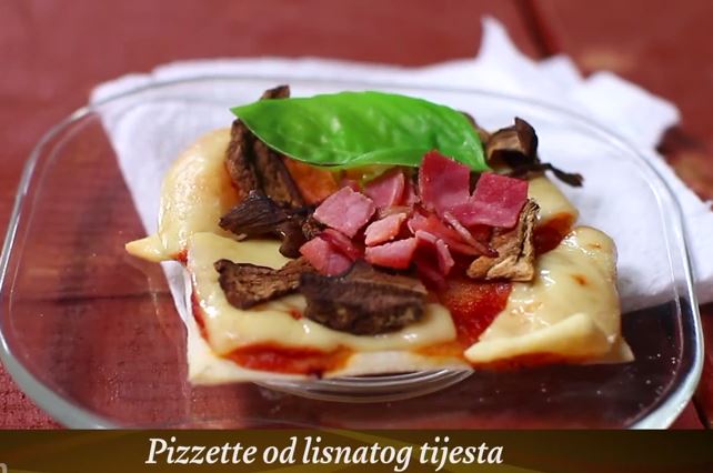 Video recept: Pizzete od lisnatog tijesta