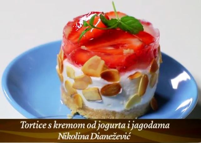 Video recept: Tortice sa kremom od jogurta i jagodama